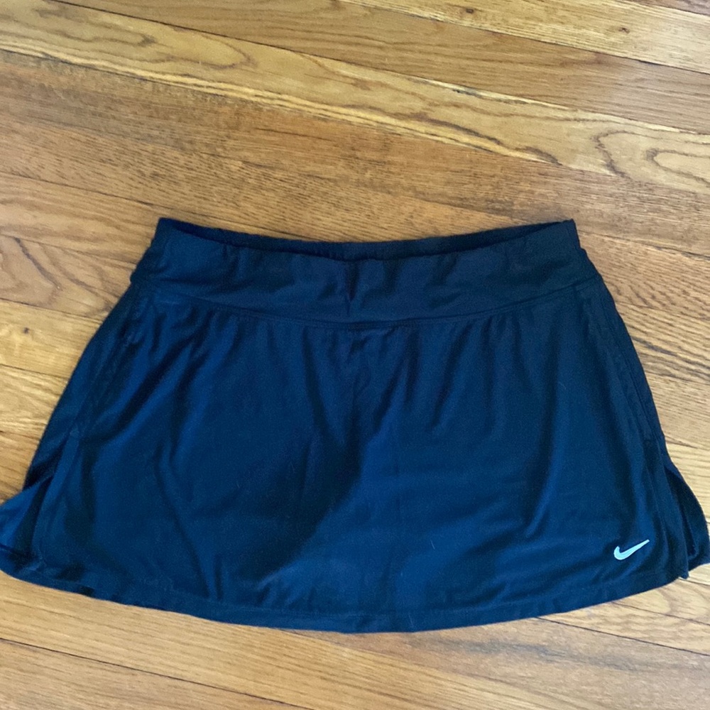 Nike dri- fit tennis skirt in black